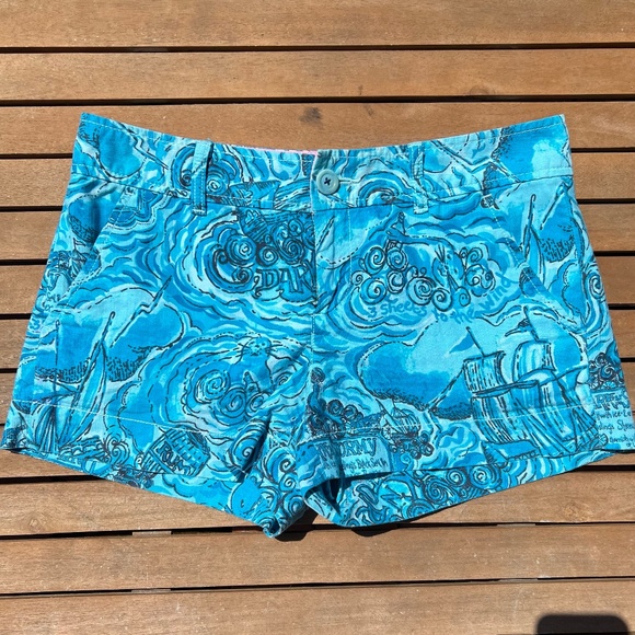 Lilly Pulitzer Dark and Stormy Shorts 4 - Picture 1 of 4